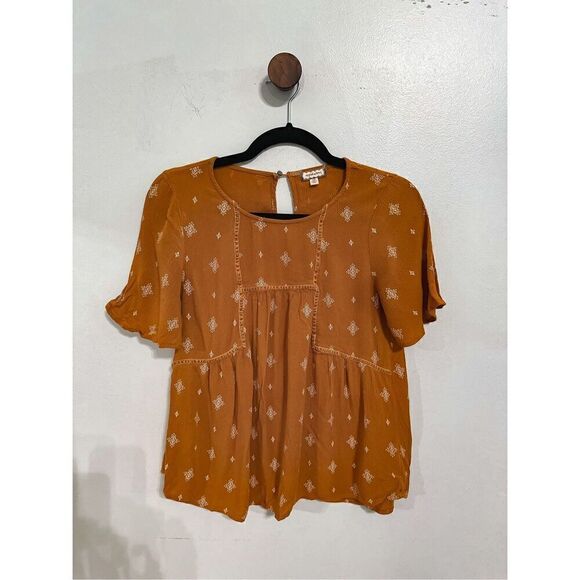 Eyeshadow Top  - Picture 2 of 9